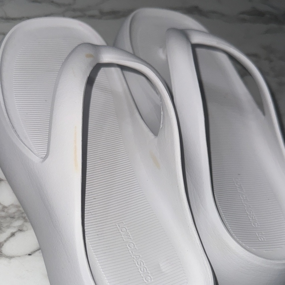 Low Classic Stylish White Sandals for Women Size 7 - Picture 4 of 7